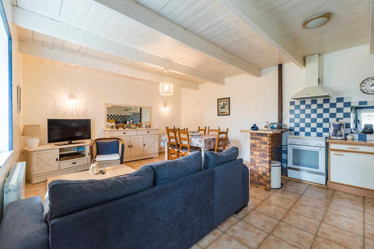 Vakantiehuis La Maison Bleue - 300m De La Pleubian